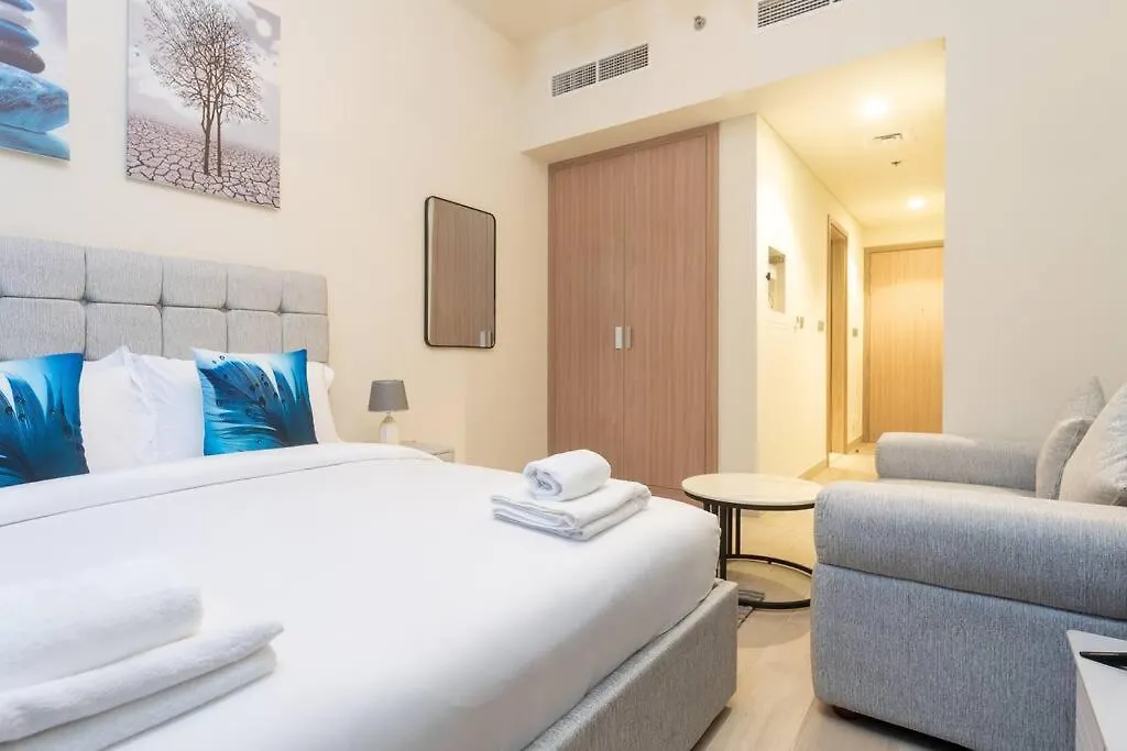 Cozy Studio Retreat With Balcony In Meydan City Dubai