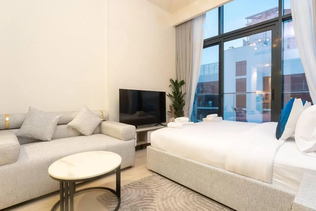Apartment Cozy Studio Retreat With Balcony In Meydan City Dubai