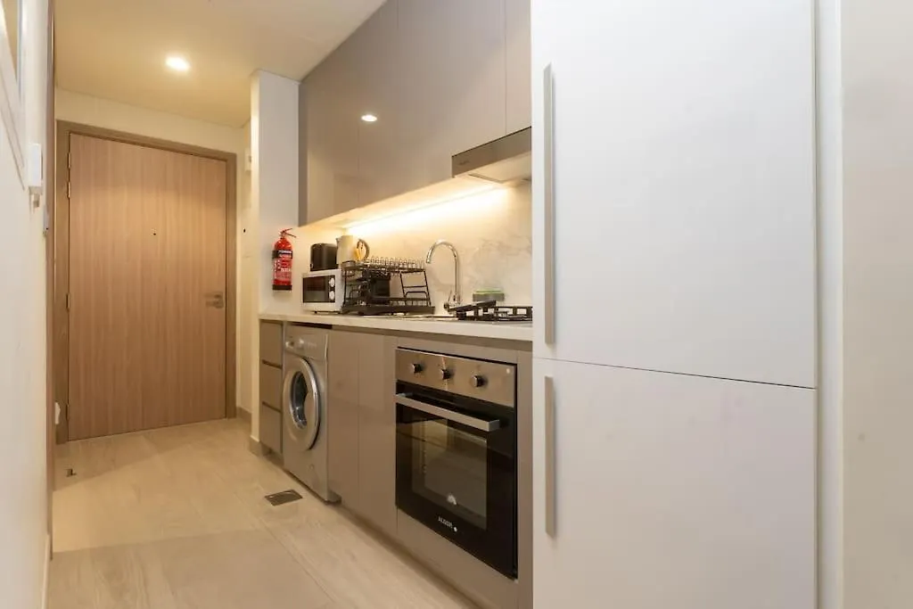 Apartment Cozy Studio Retreat With Balcony In Meydan City Dubai