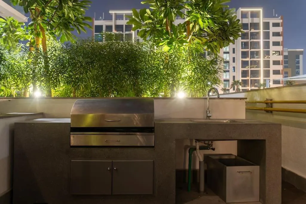 アパート Cozy Studio Retreat With Balcony In Meydan City ドバイ
